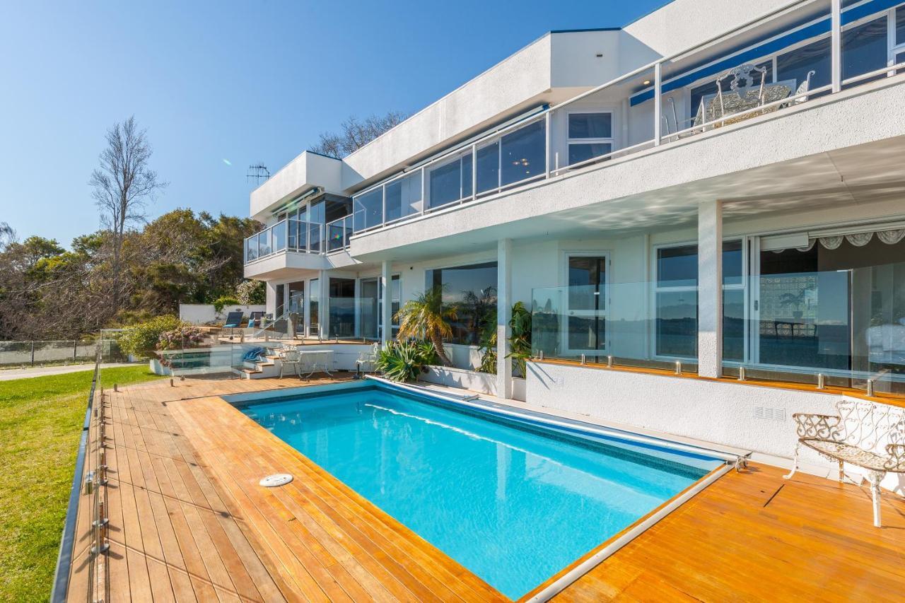 Spectacular Lakefront Home Taupo Ngoại thất bức ảnh