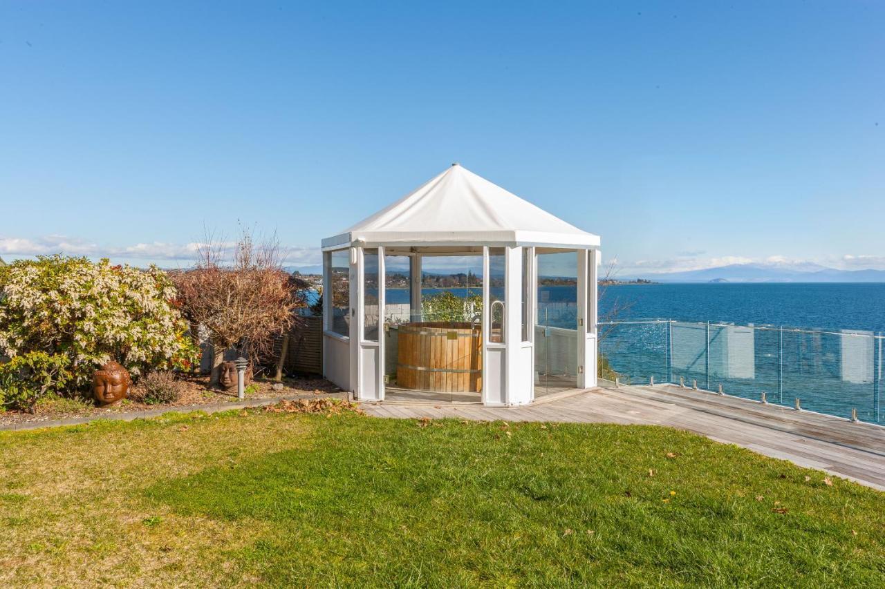 Spectacular Lakefront Home Taupo Ngoại thất bức ảnh