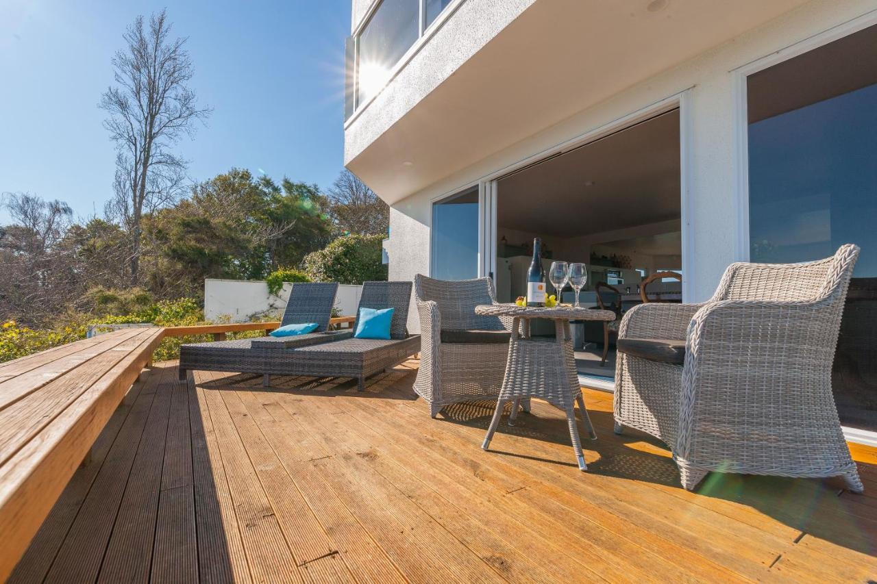 Spectacular Lakefront Home Taupo Ngoại thất bức ảnh