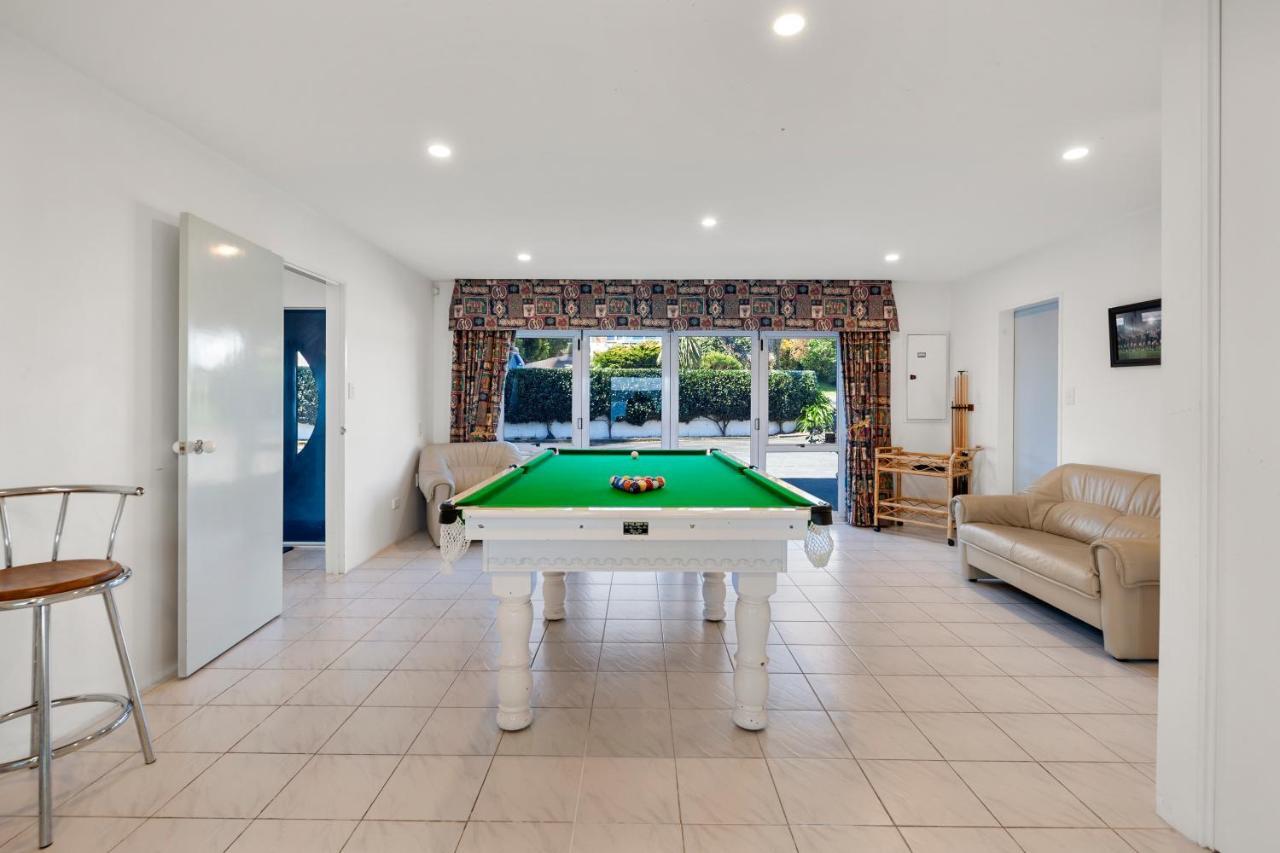 Spectacular Lakefront Home Taupo Ngoại thất bức ảnh